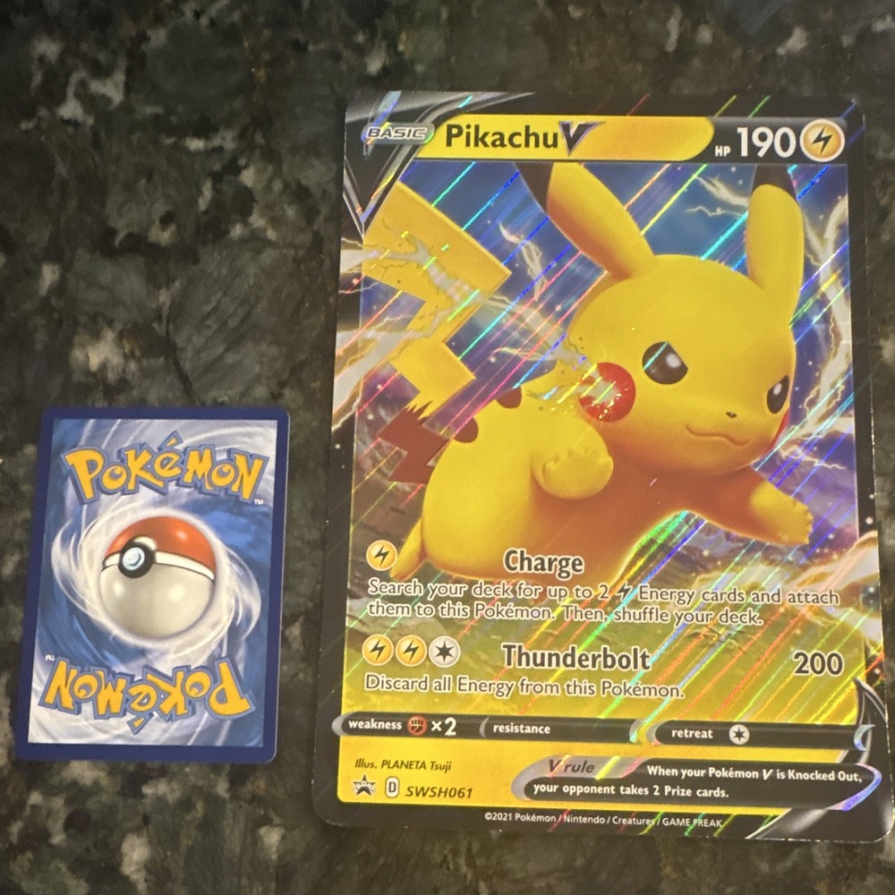 Pokémon TCG Pikachu V Jumbo SWSH061 SWSH Promo Holo Promo EN Oversized 190 HP